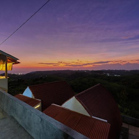 D Sebuluh Bungalow Batumadeg Екстериор снимка
