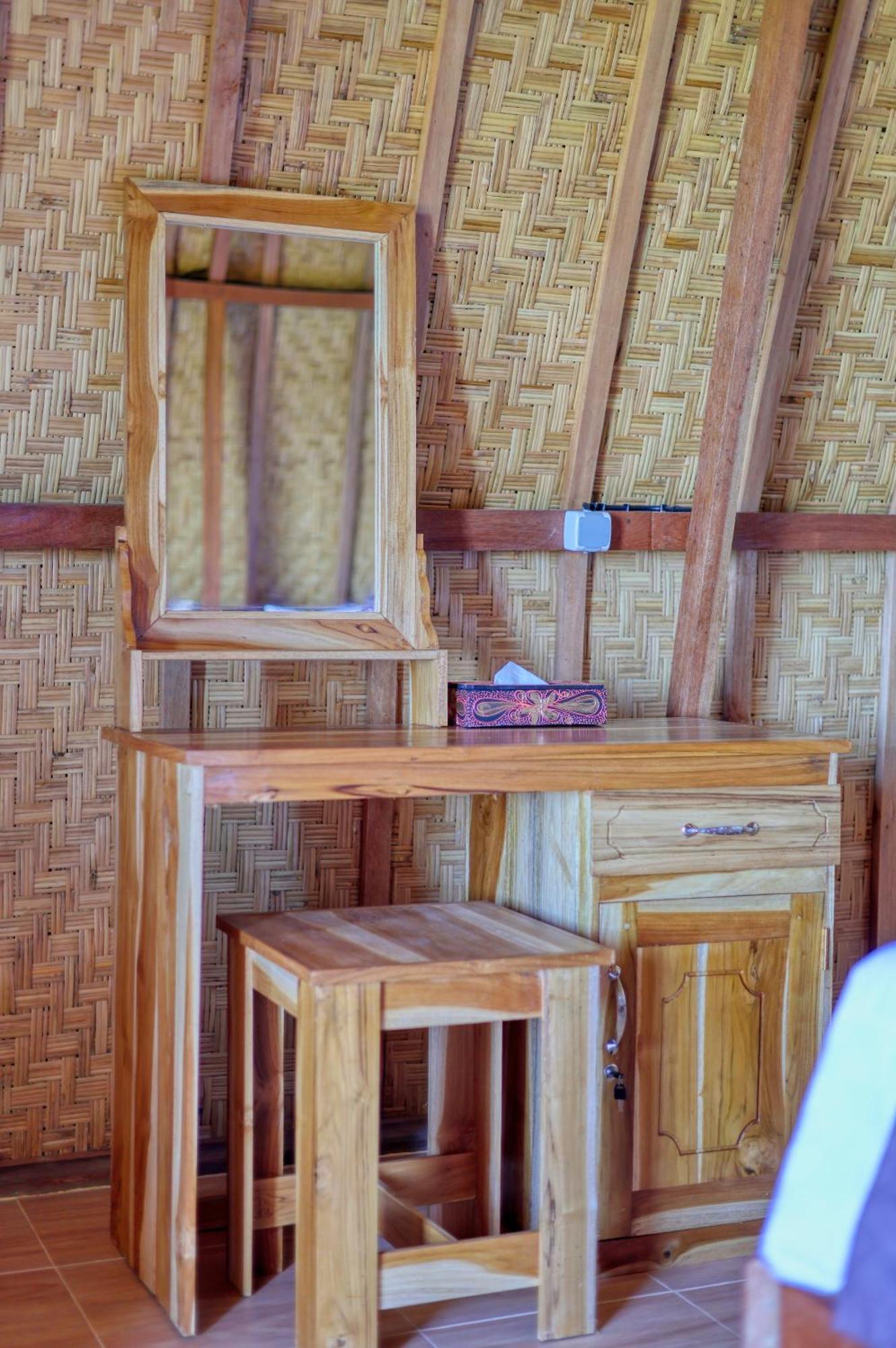 D Sebuluh Bungalow Batumadeg Стая снимка